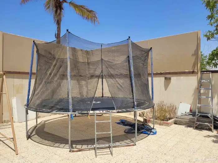 نطاطه ترمبلين في حاله جيده جدا مقاس قطر 4 متر . 0