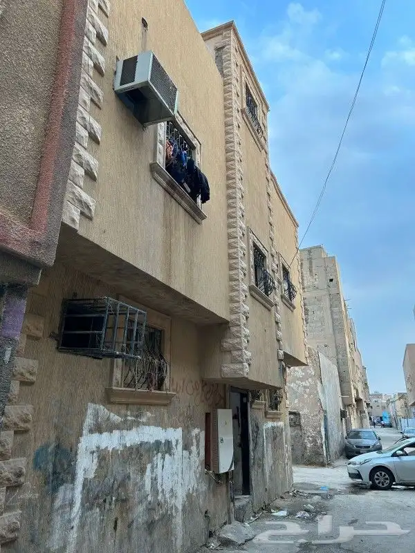 للبيع عمارة في حي الصالحية 7