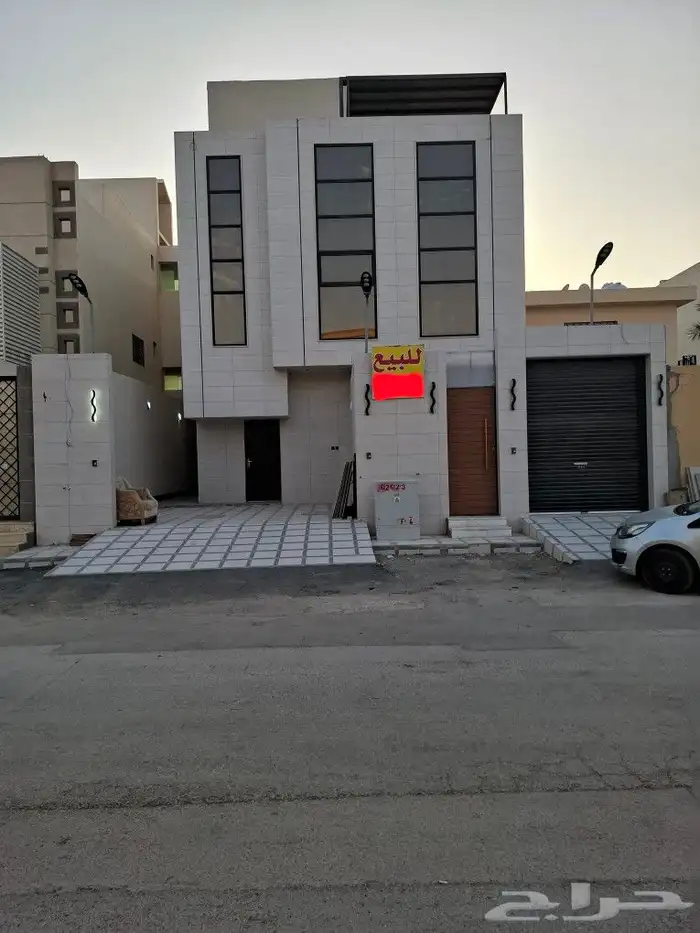 شقة فاخرة 360 متر بحي طويق بها مصعد خاص 0