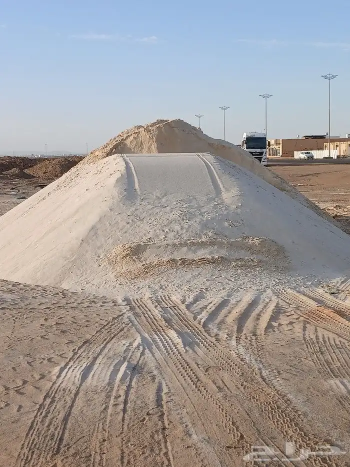 رمل ابيض بطحة تيماء صندوق 26 حمول فل 3