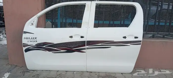 ابواب امامي  خلفي يسار هايلكس الموديل 2022 0