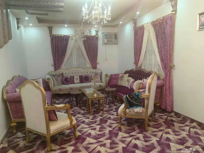 طقم كنب كامل مع الستائر للبيع 0