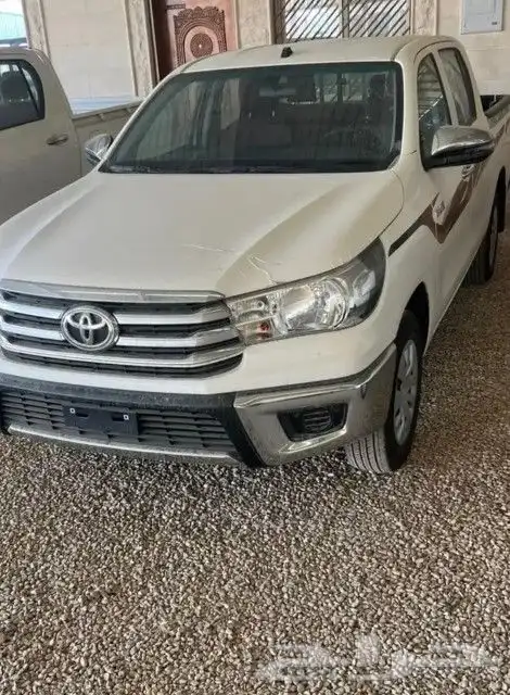 تويوتا هايلوكس DLS بريمي 2025 5