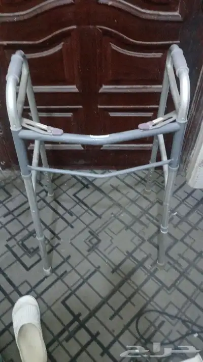 مشاية لكبار السن والعجزه بحاله ممتازه 0