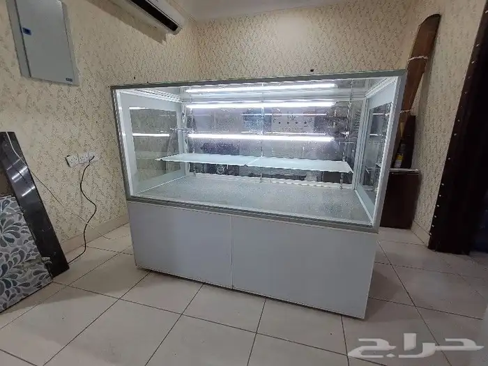 طاولة عرض زجاجية مضيئة 0