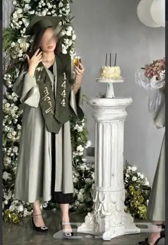 عبايات تخرج نسائيه تطريز حسب الطلب خصم في الكميات 5