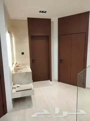 فني تركيب ابواب بي بي سي 5