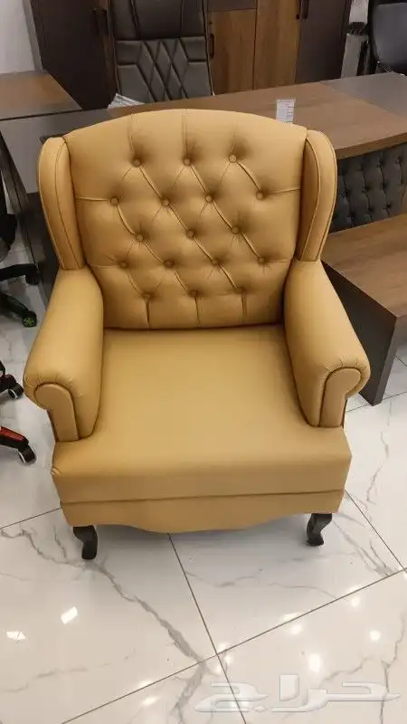 جديد كنب جلد 5 و 7 نفر طقم متوفر مع طاولة 3