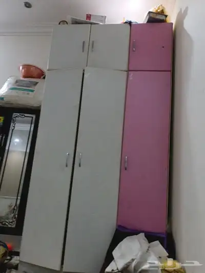 عندي مكيف وعندي شاشة تلفزيون وعندي سرير ودولاب للبيع 3