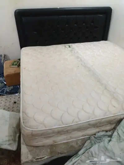 عندي مكيف وعندي شاشة تلفزيون وعندي سرير ودولاب للبيع 2