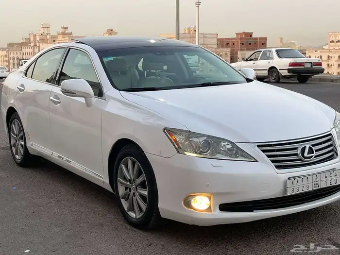 للبيع لكزس ES350 موديل 2011 2