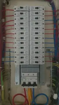 كهربائي منازل موجود في ينبع البحر الهيئه المملكه يوجد سياره 1