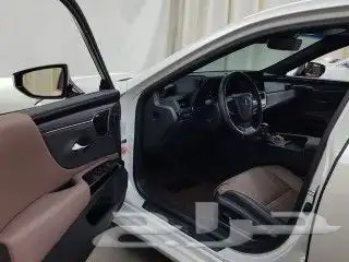 لكزس ES300 2023 7