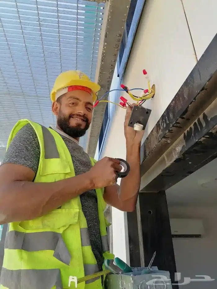 مصري مقيم في جده حي النعيم شارع حراء العشرين كهربائي منازل 3