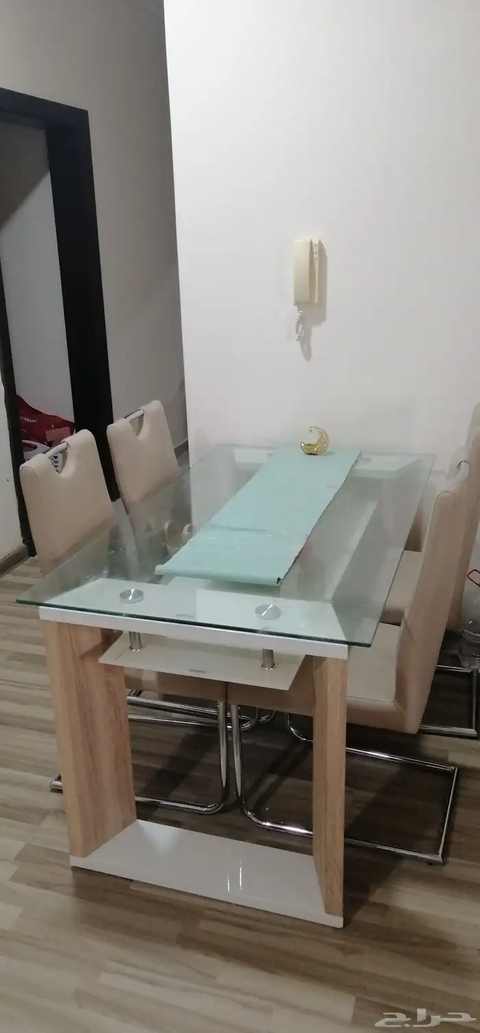 طاولة الطعام (المائدة) للبيع 1