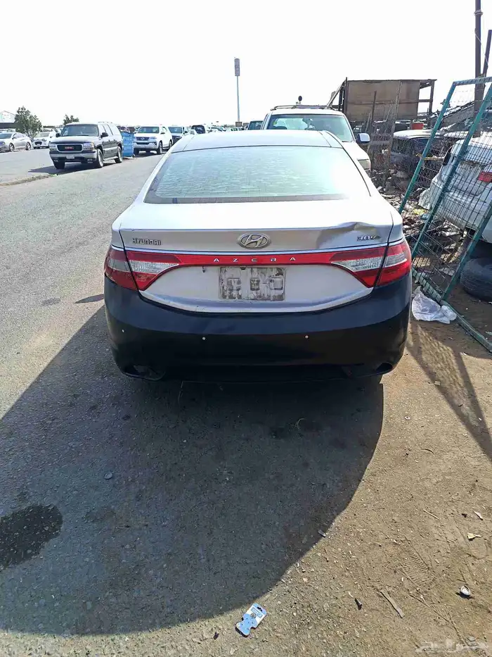 يوجد لدينا قطع غيار السيارات هونداي ازيرا 1