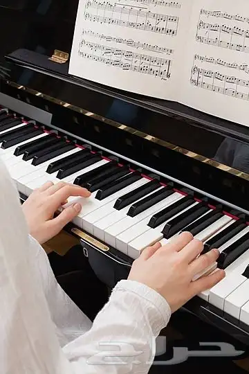 مدرب موسيقى بيانو وعود وجيتار وقراءة النوتة الموسيقية 0