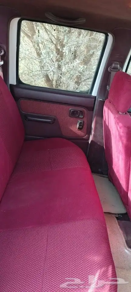 نيسان داتسون 2000 5
