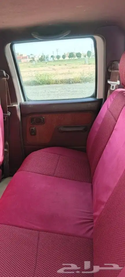 نيسان داتسون 2000 4