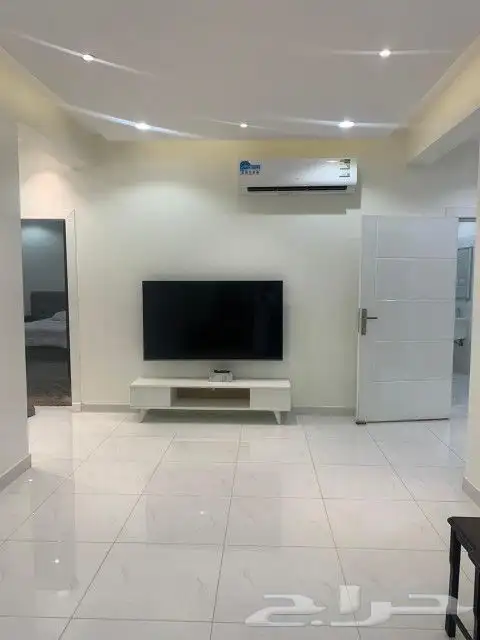 شقه الايجار مفروشه 3 غرف وصاله ومطبخ 0