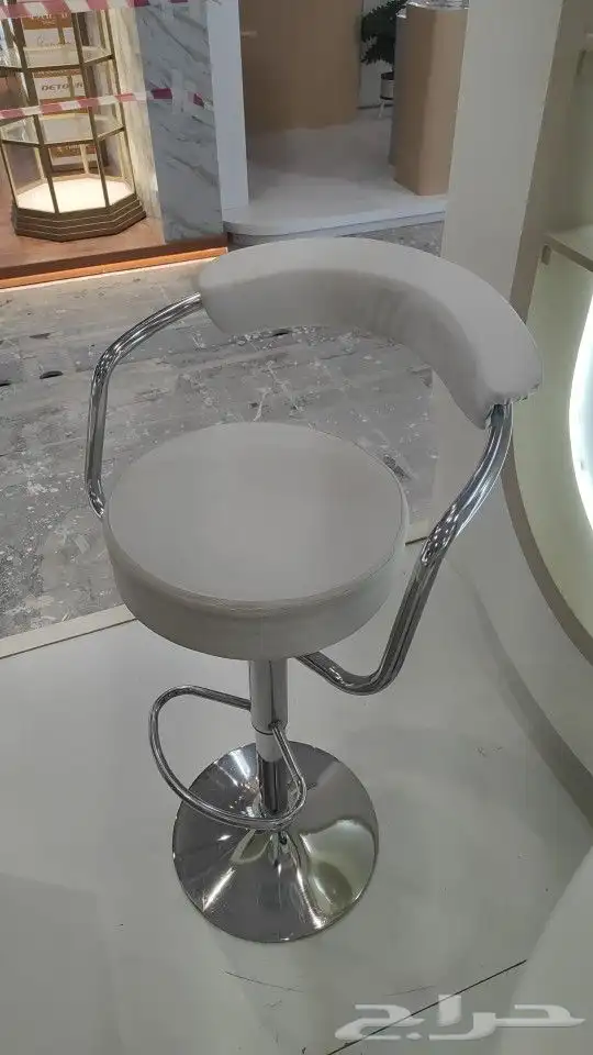 يوجد لدينا جميع انواع الكلاسي الديور والطاولات والديور 0