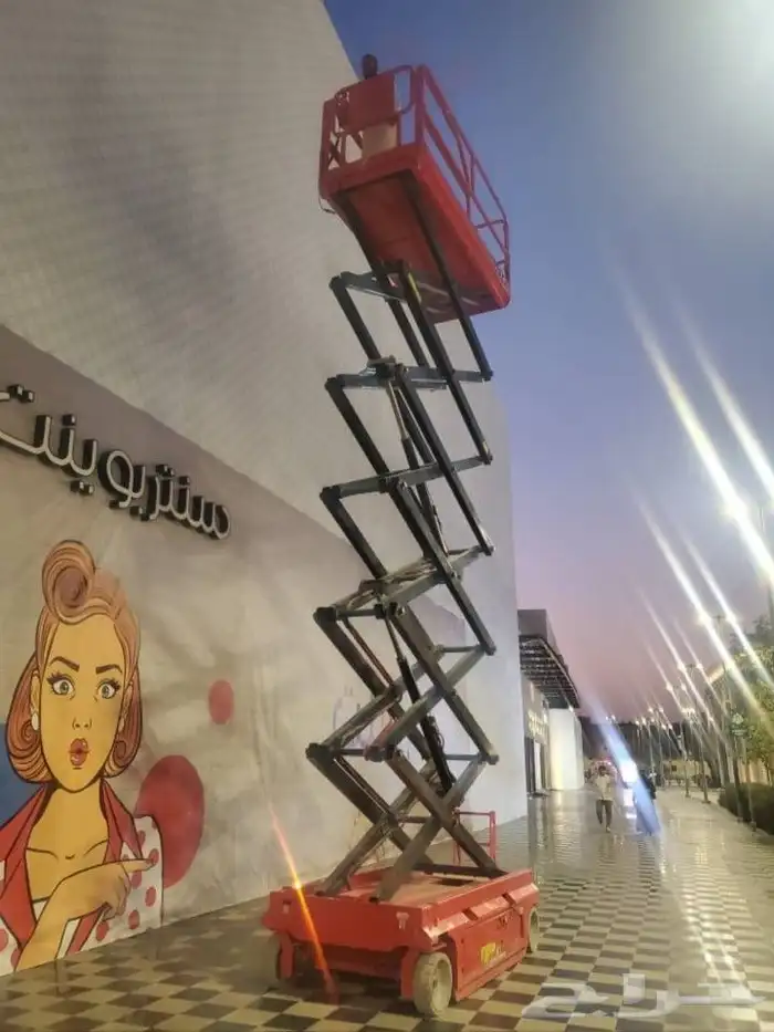 يوجد لدينا للايجار فوركلفت ورافعات تلسكوبيه وكرينات وببكات 1