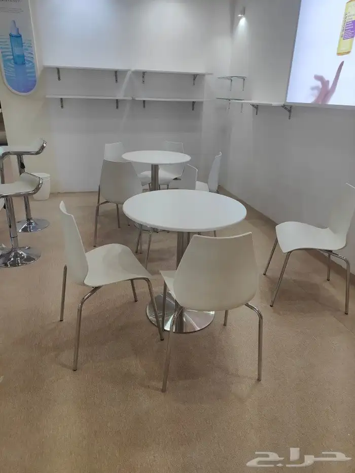 يوجد لدينا جميع انواع الكلاسي الديور والطاولات والديور 7