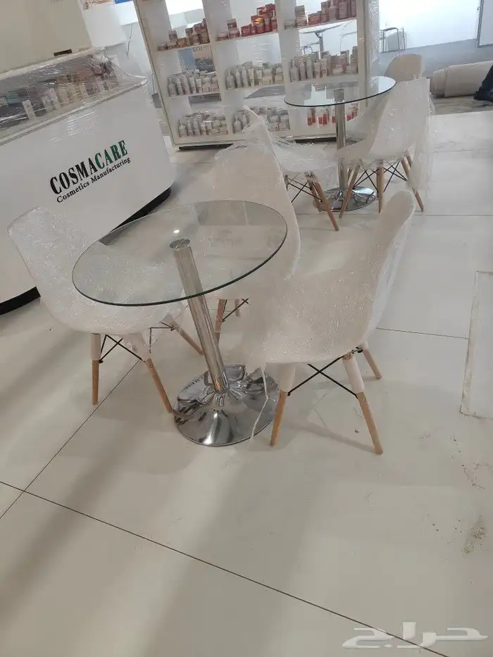 يوجد لدينا جميع انواع الكلاسي الديور والطاولات والديور 8