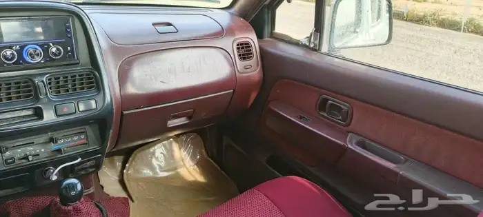 نيسان داتسون 2000 3