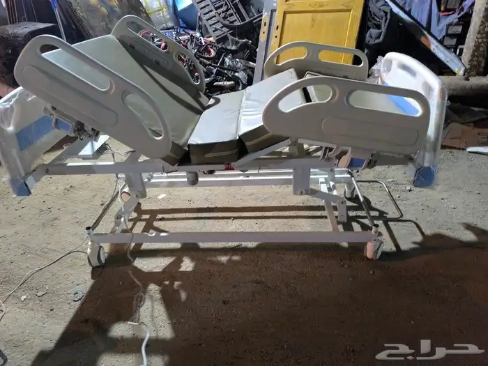 سرير طبي كهربائي فرشه معا المرتبه 10حركات 7