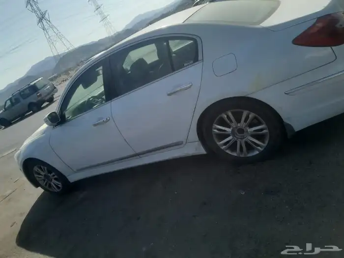 يوجد لدينا قطع غيار السيارات جنسس موديل 2014 2