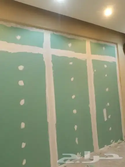 Painting teacher in Hail 9