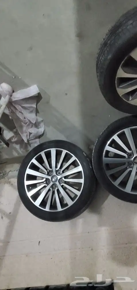 جنوط مقاس 18 شبه جديد نظيفه مره وكاله هونداي 3