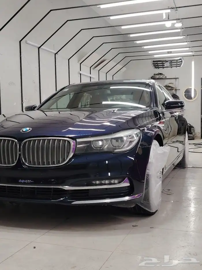 تلميع مائي سيارة bmw2016 كامل فيها اجزاء مرشوشة واجزاء مبهته 0