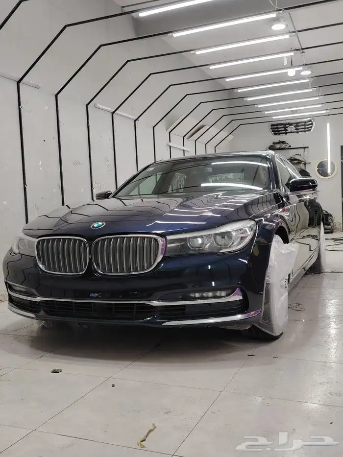 تلميع مائي سيارة bmw2016 كامل فيها اجزاء مرشوشة واجزاء مبهته 1