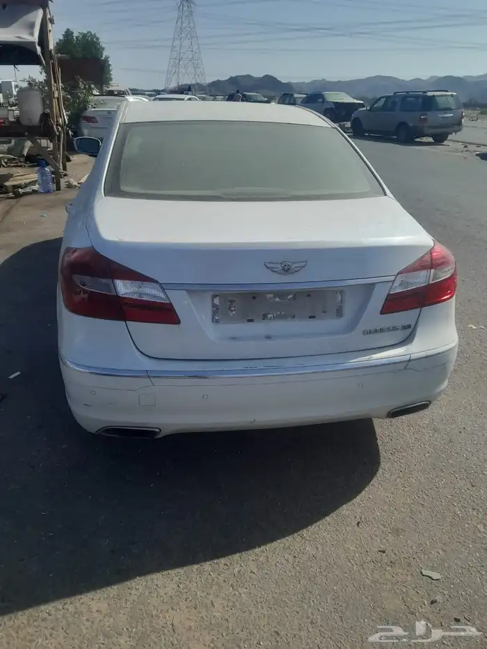 يوجد لدينا قطع غيار السيارات جنسس موديل 2014 1