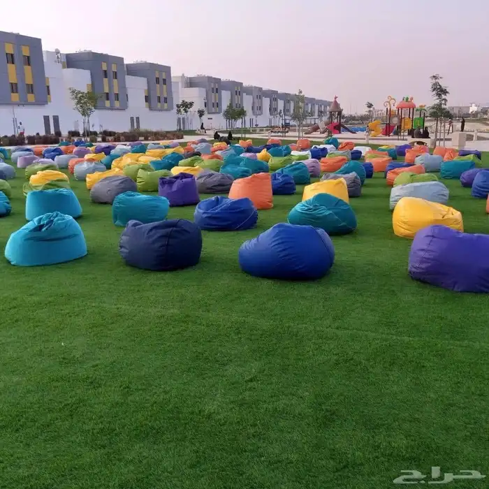 احجز شاشة تخرجك الآن 3