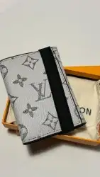 محافظ رجالي ماركات 31
