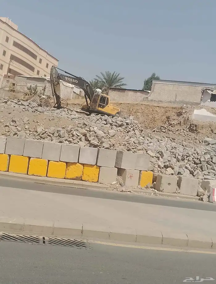 السلام عليكم ورحمة الله وبركاته يوجد معدات ثقيله عندنا لي أ 1
