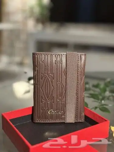 محافظ رجالي ماركات 23