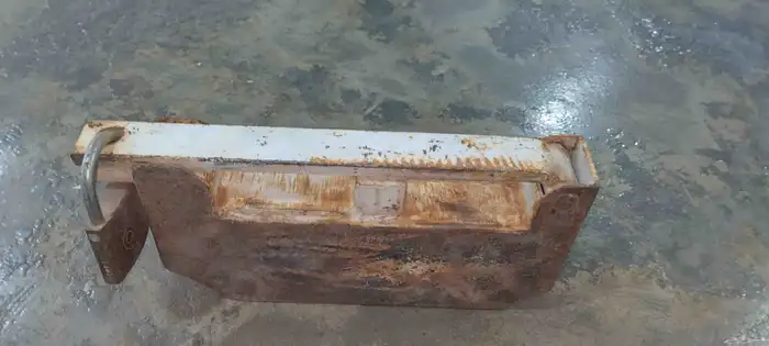 قفل تاميد دعاست البنزين والفرامل في السيارة 1