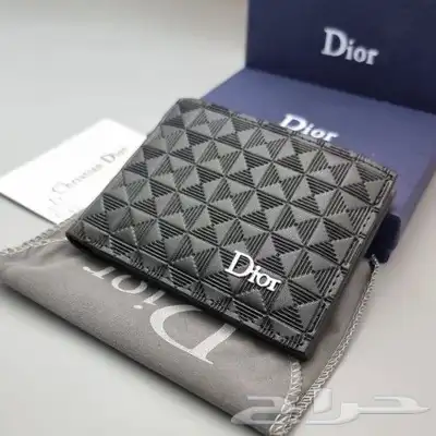 محافظ رجالي ماركات 28