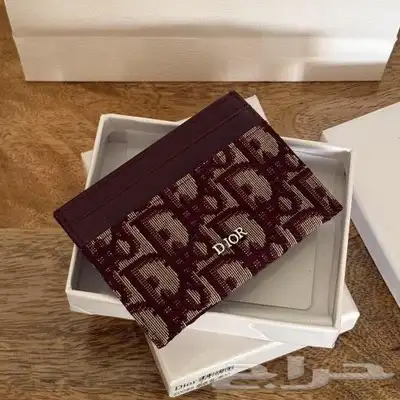 محافظ رجالي ماركات 36