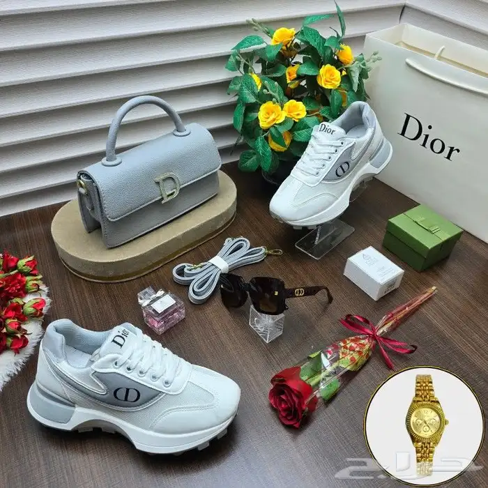 طقم نسائي ماركة ديور شامل التوصيل والشحن 0