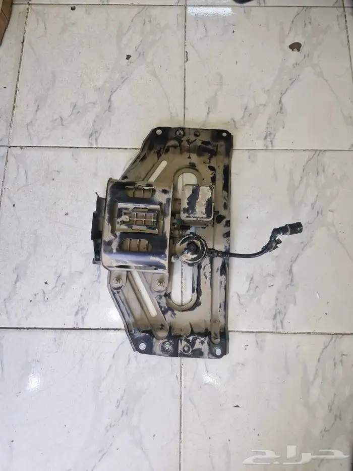 بلف راجع بنزين لكزس Ls460 2007-17 تحت الشنطه 0