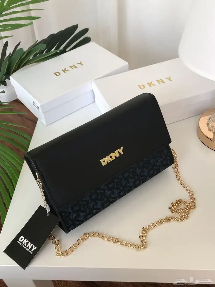 شنطة DKNY درجة أولى - فخامة وأناقة وسعر مميز 1