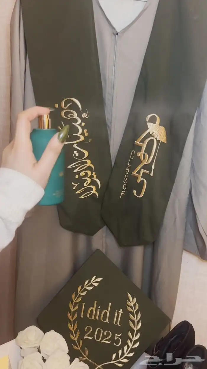 عبايات تخرج 2025 9