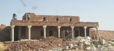 اعمال تراث القديمه بناء وتليوس الأسوار والبيوت القديمه الطين 6