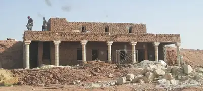 اعمال تراث القديمه بناء وتليوس الأسوار والبيوت القديمه الطين 8