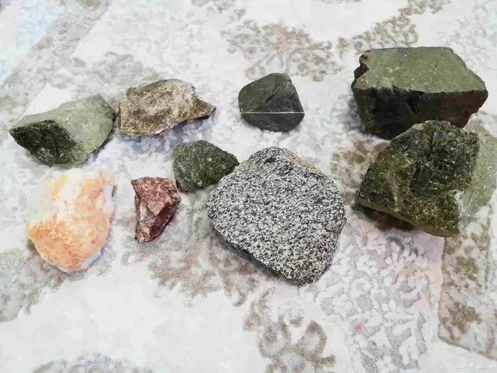 احجار للبيع 1
